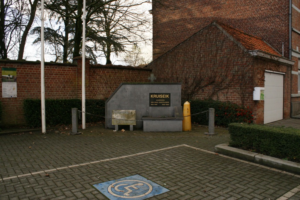 Kruiseik War Memorial